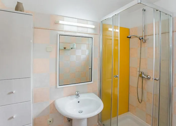Scenic Two Bedroom With Private Pool Vila Sutivan