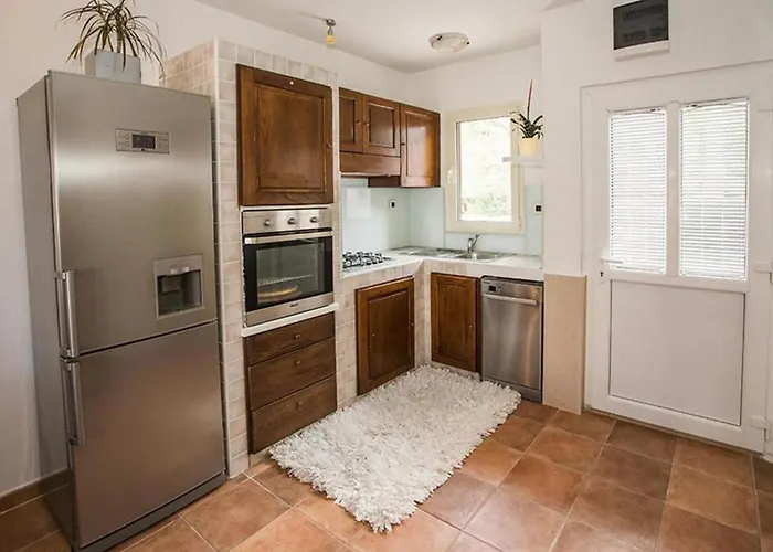 Scenic Two Bedroom With Private Pool Vila