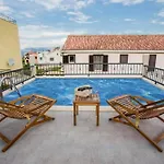 Scenic Two Bedroom With Private Pool *