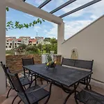 Scenic Two Bedroom With Private Pool * Sutivan