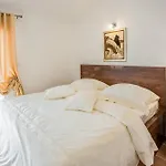 Villa Scenic Two Bedroom With Private Pool Sutivan