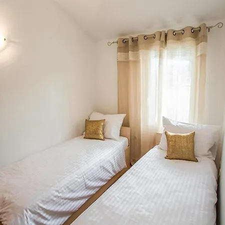 Scenic Two Bedroom With Private Pool Villa *