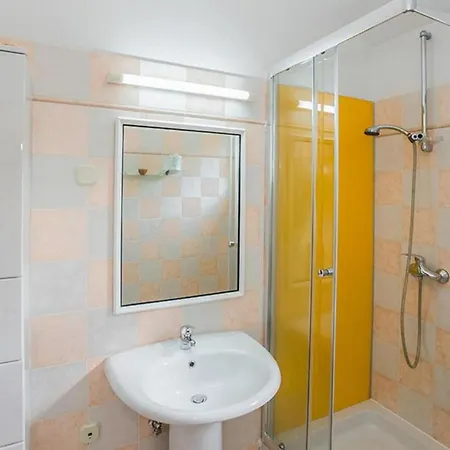 Scenic Two Bedroom With Private Pool Villa Sutivan