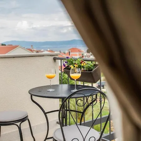 Scenic Two Bedroom With Private Pool Sutivan